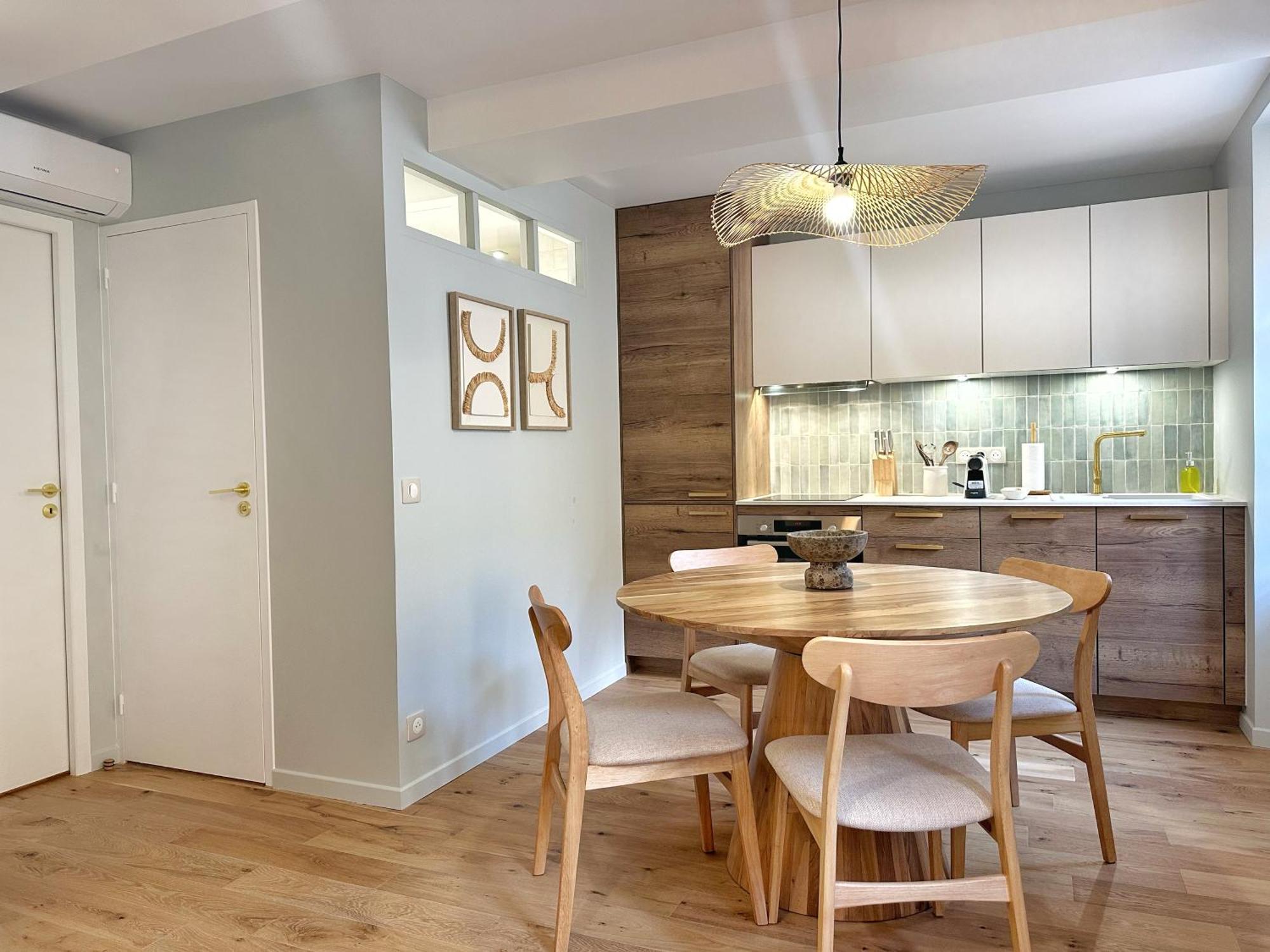 La Maison Cavet 5 Appartements De Standing Au Coeur Du Village Санари-сюр-Мер Екстериор снимка