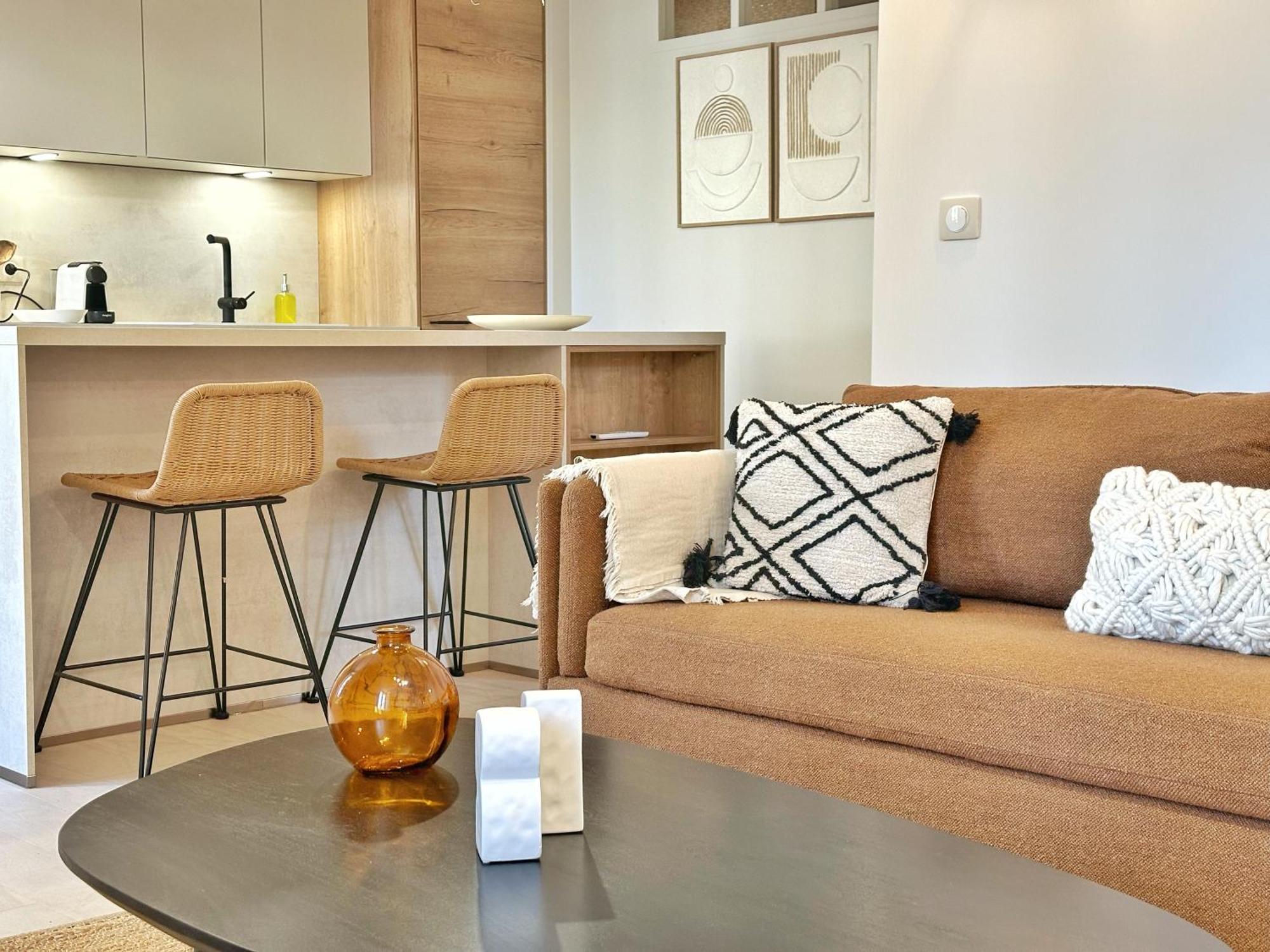 La Maison Cavet 5 Appartements De Standing Au Coeur Du Village Санари-сюр-Мер Екстериор снимка