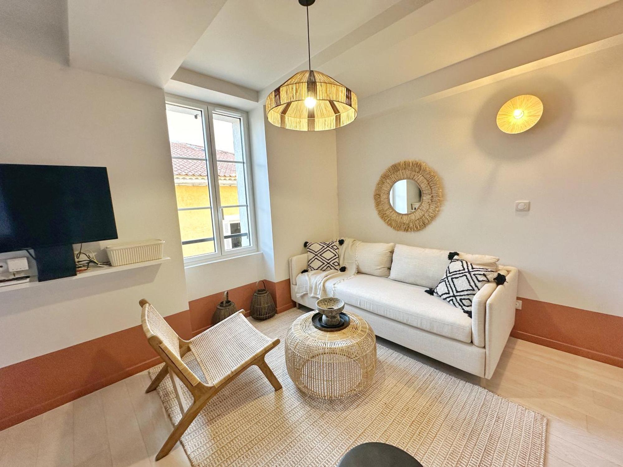 La Maison Cavet 5 Appartements De Standing Au Coeur Du Village Санари-сюр-Мер Екстериор снимка
