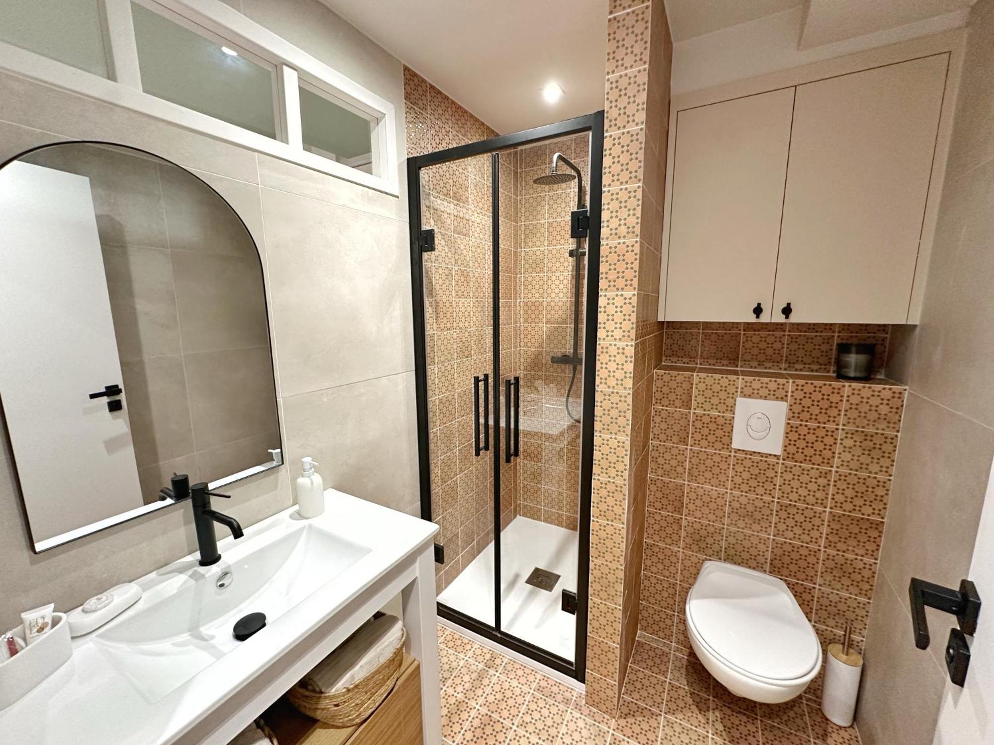La Maison Cavet 5 Appartements De Standing Au Coeur Du Village Санари-сюр-Мер Екстериор снимка